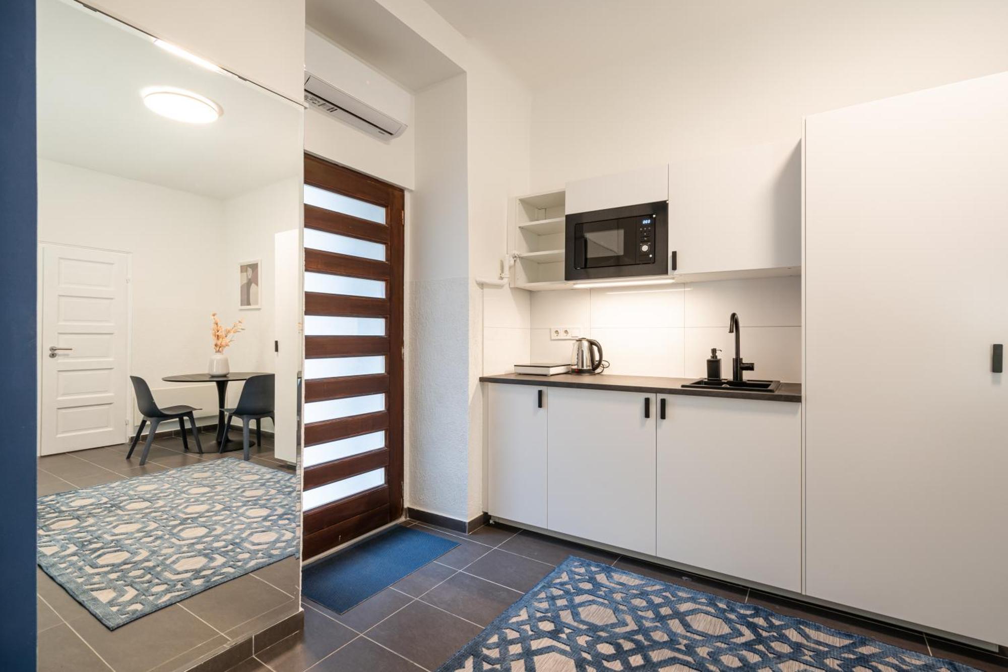 R10- Boutique Apartments, Location. By Bqa Apartmán *